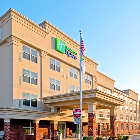 Holiday Inn Express Woodbridge By Ihg Avenel Buitenkant foto