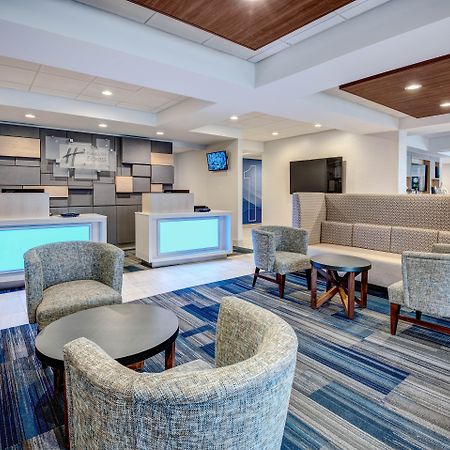 Holiday Inn Express Woodbridge By Ihg Avenel Buitenkant foto