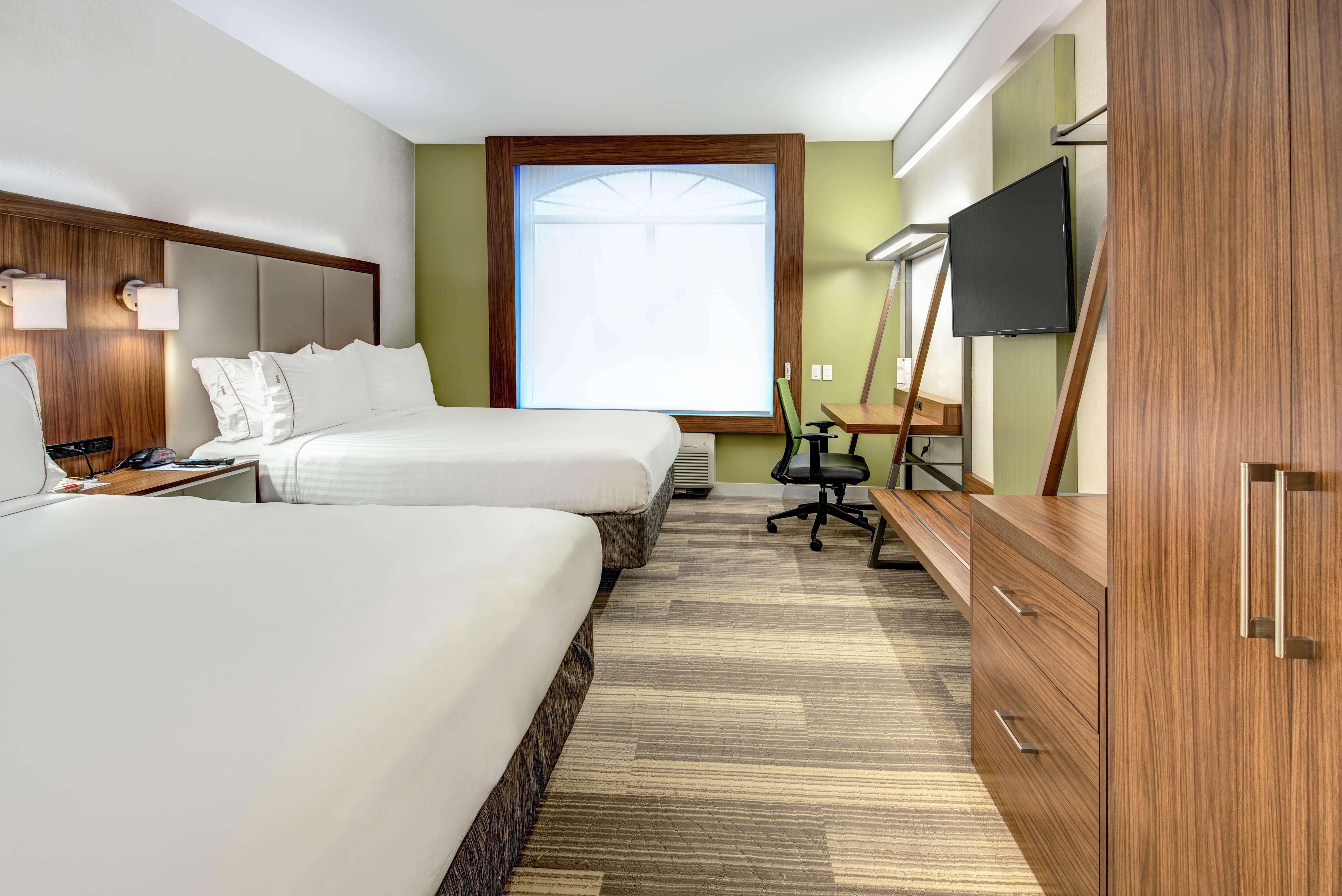 Holiday Inn Express Woodbridge By Ihg Avenel Buitenkant foto