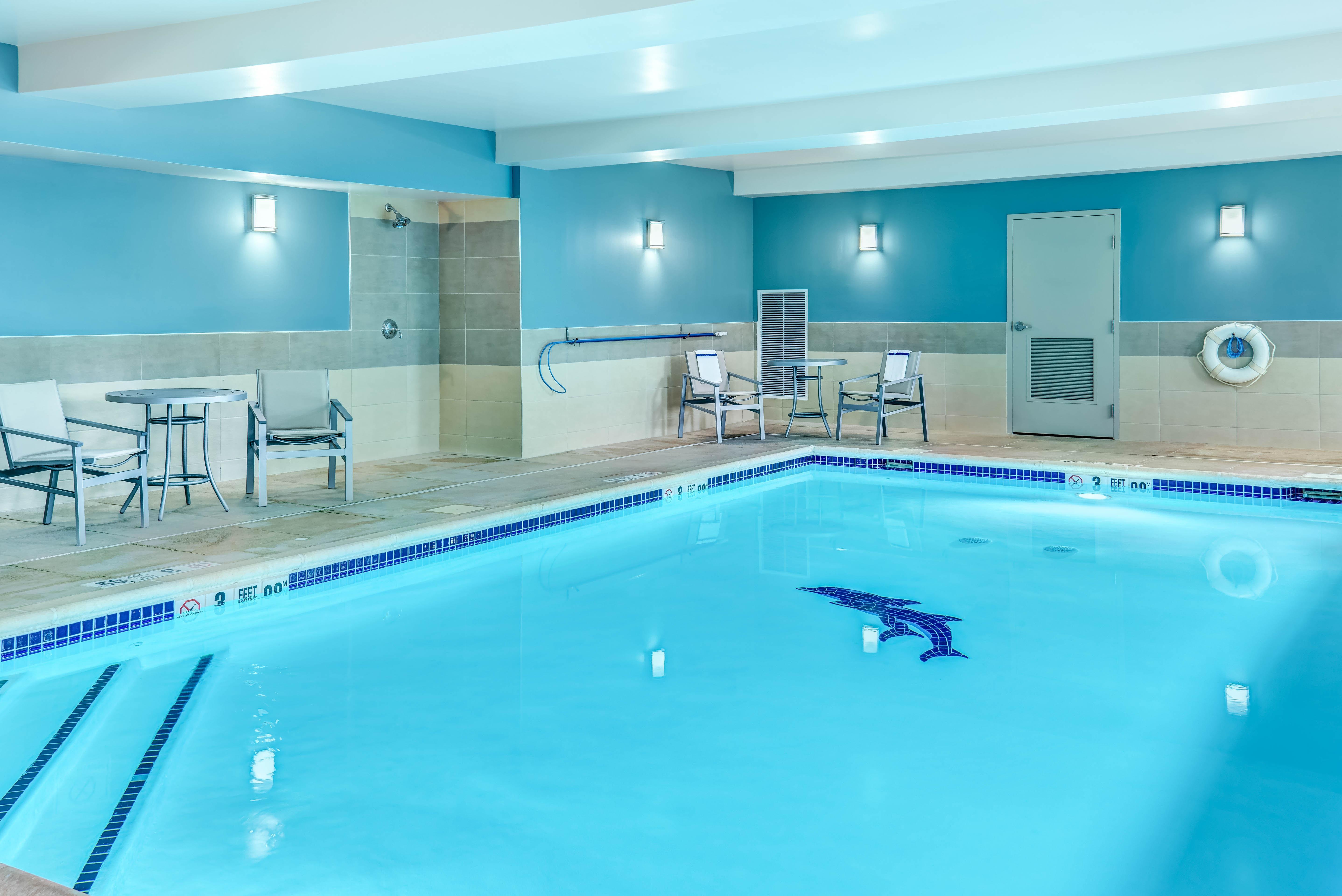 Holiday Inn Express Woodbridge By Ihg Avenel Buitenkant foto