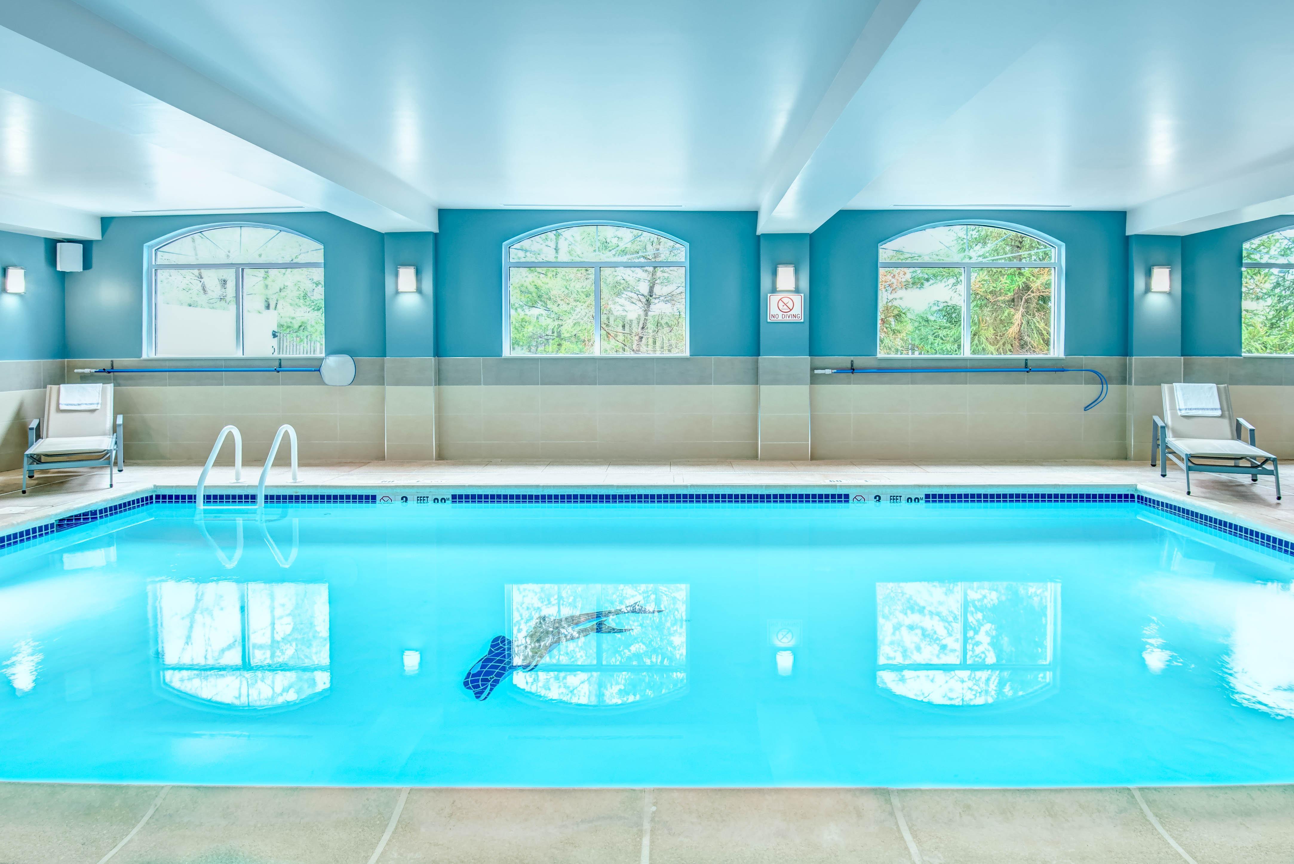 Holiday Inn Express Woodbridge By Ihg Avenel Buitenkant foto