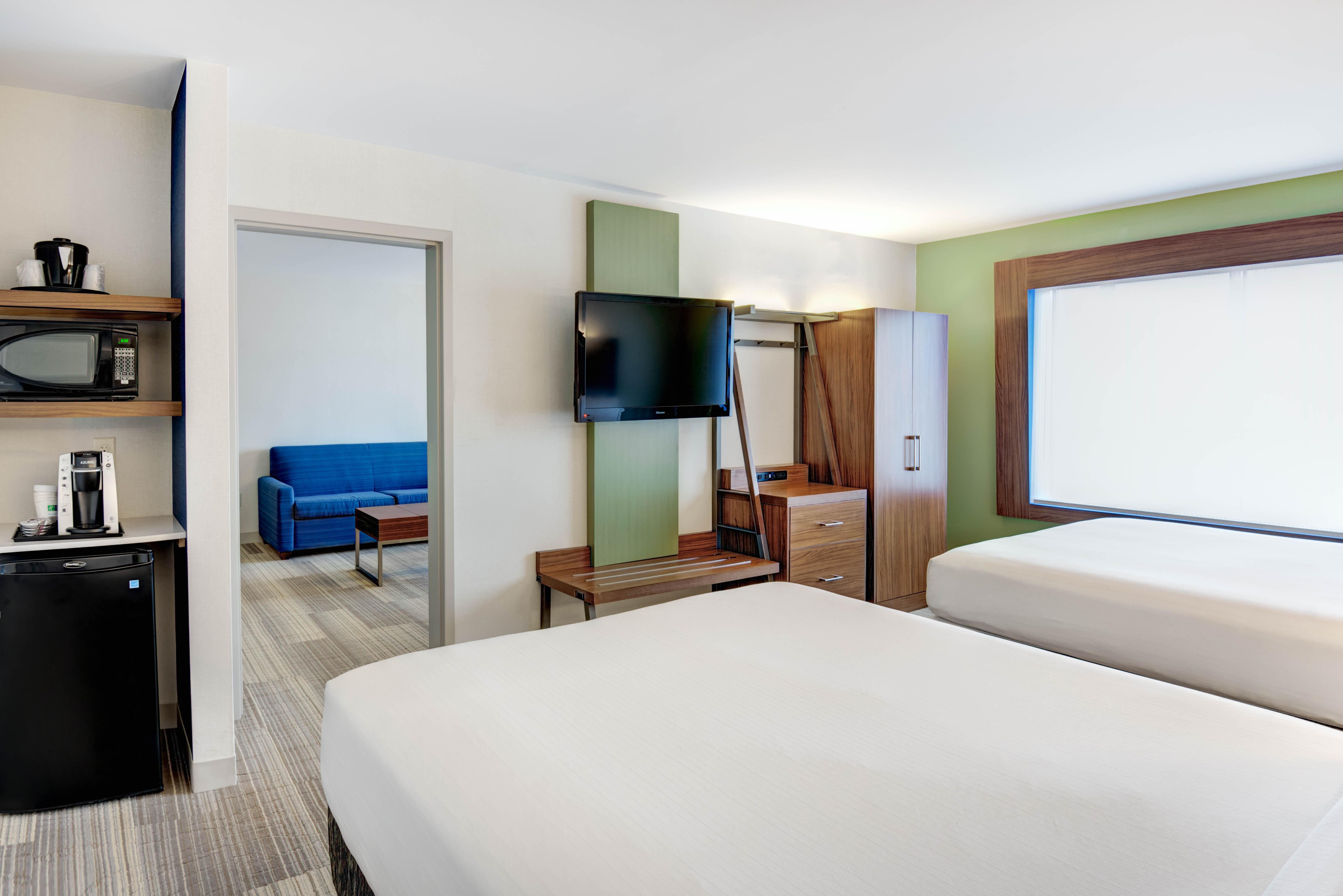 Holiday Inn Express Woodbridge By Ihg Avenel Buitenkant foto