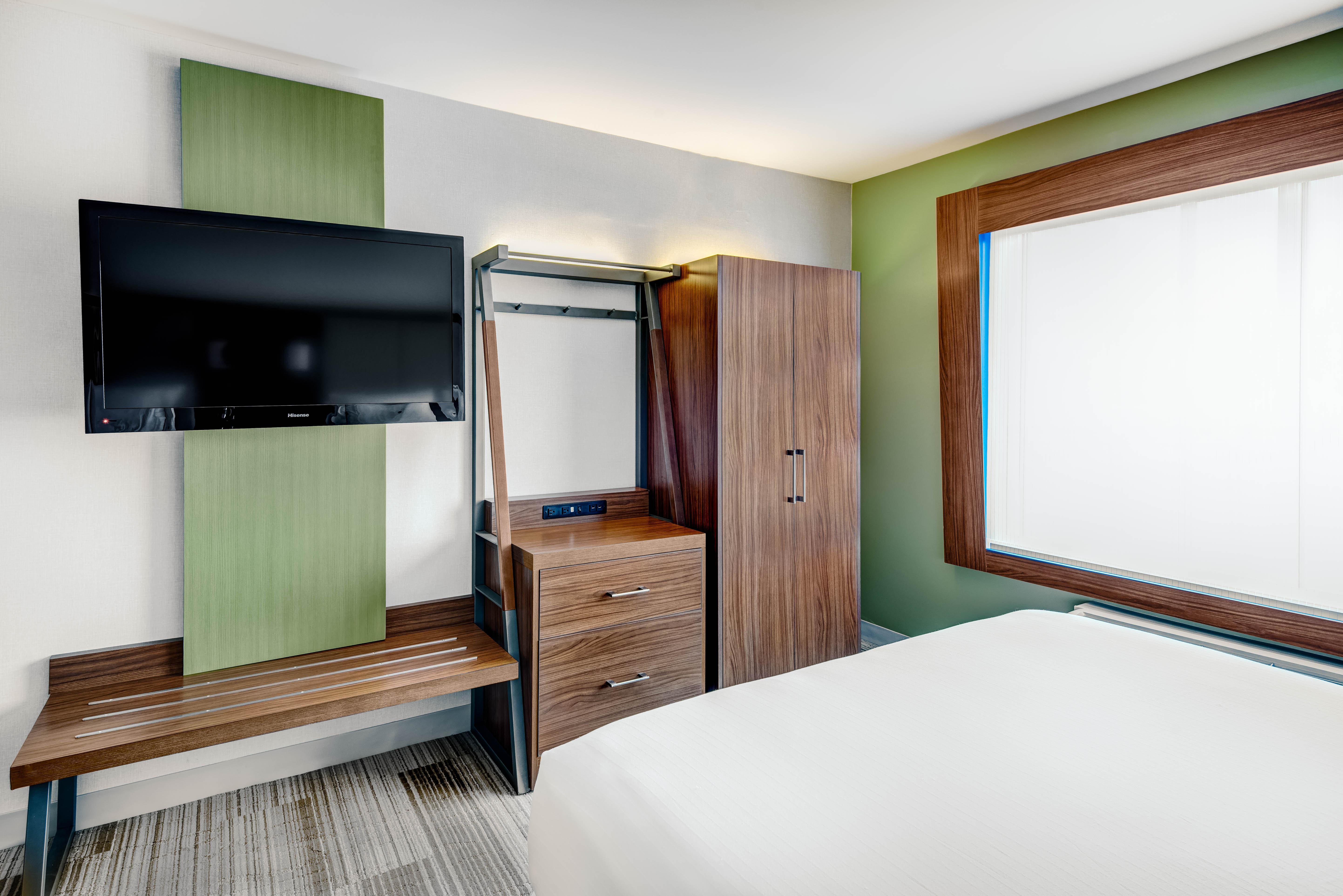 Holiday Inn Express Woodbridge By Ihg Avenel Buitenkant foto