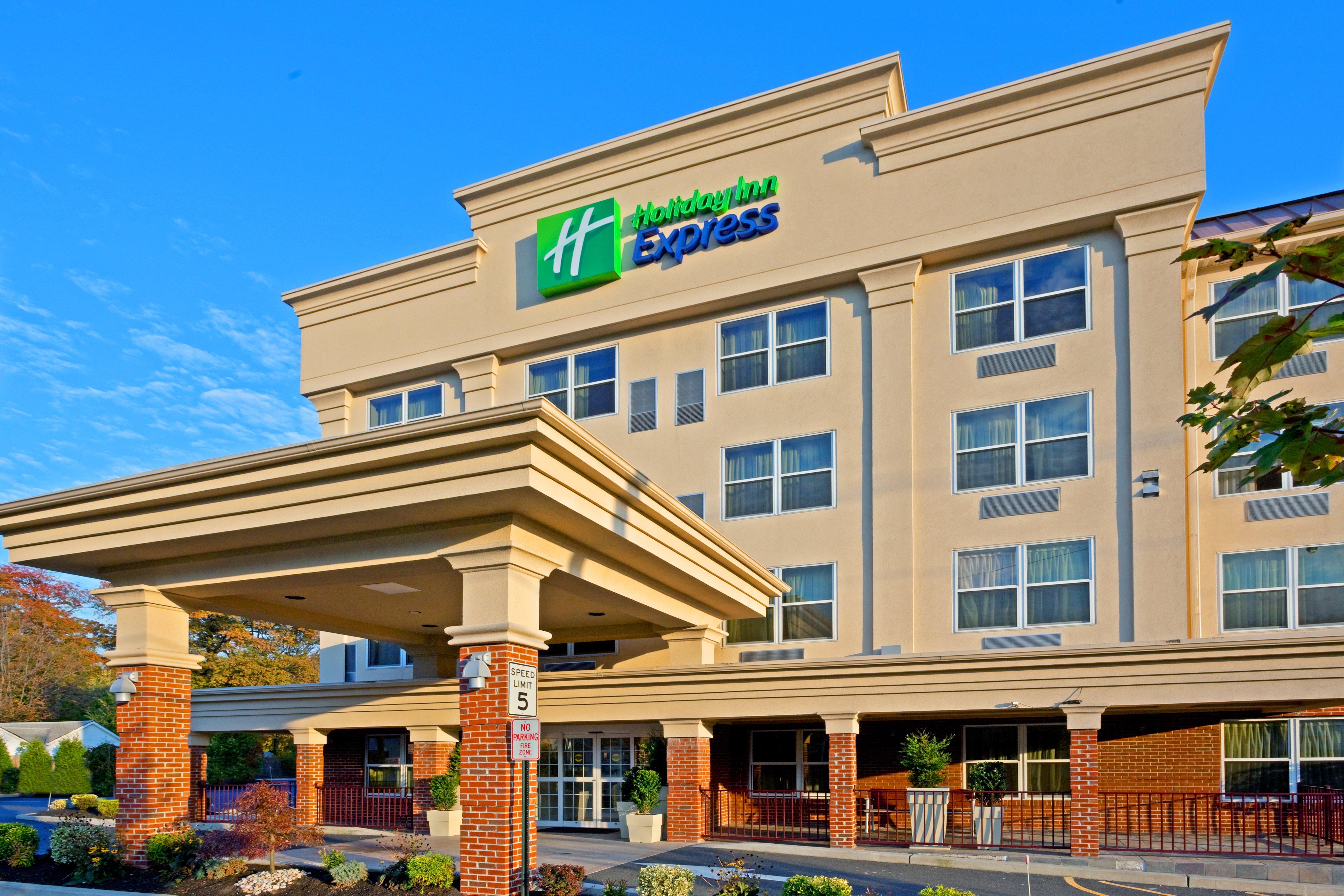 Holiday Inn Express Woodbridge By Ihg Avenel Buitenkant foto