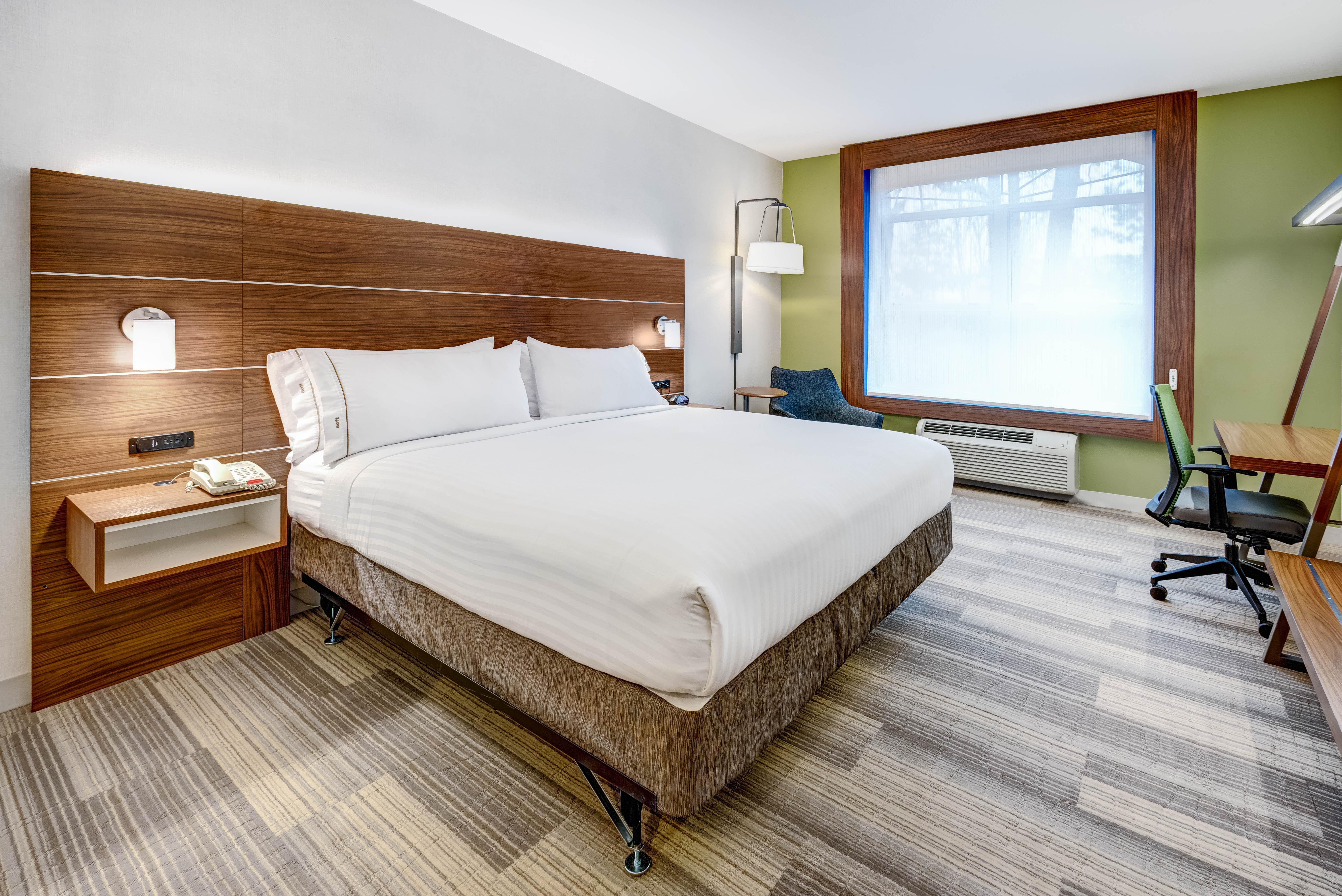 Holiday Inn Express Woodbridge By Ihg Avenel Buitenkant foto