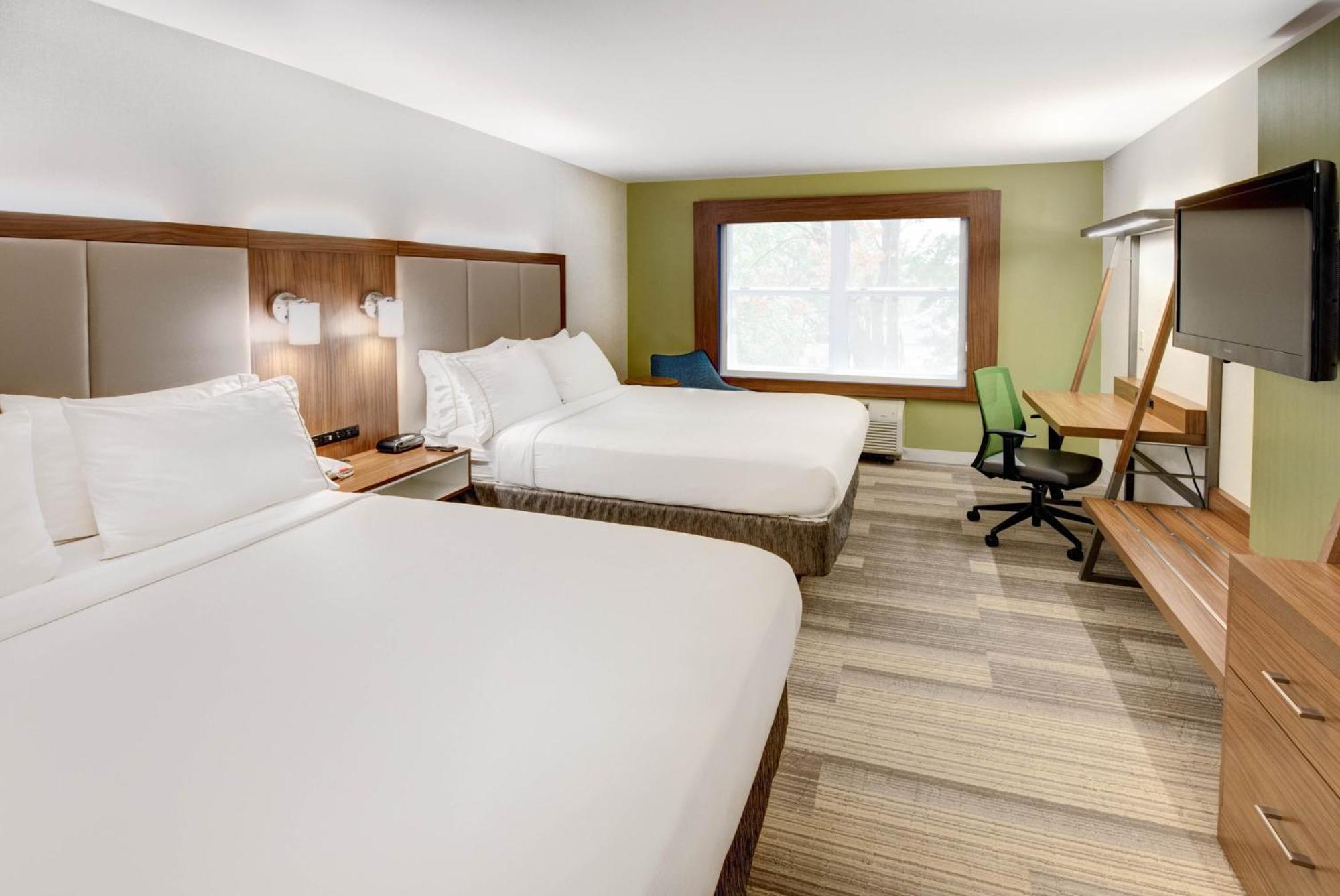 Holiday Inn Express Woodbridge By Ihg Avenel Buitenkant foto