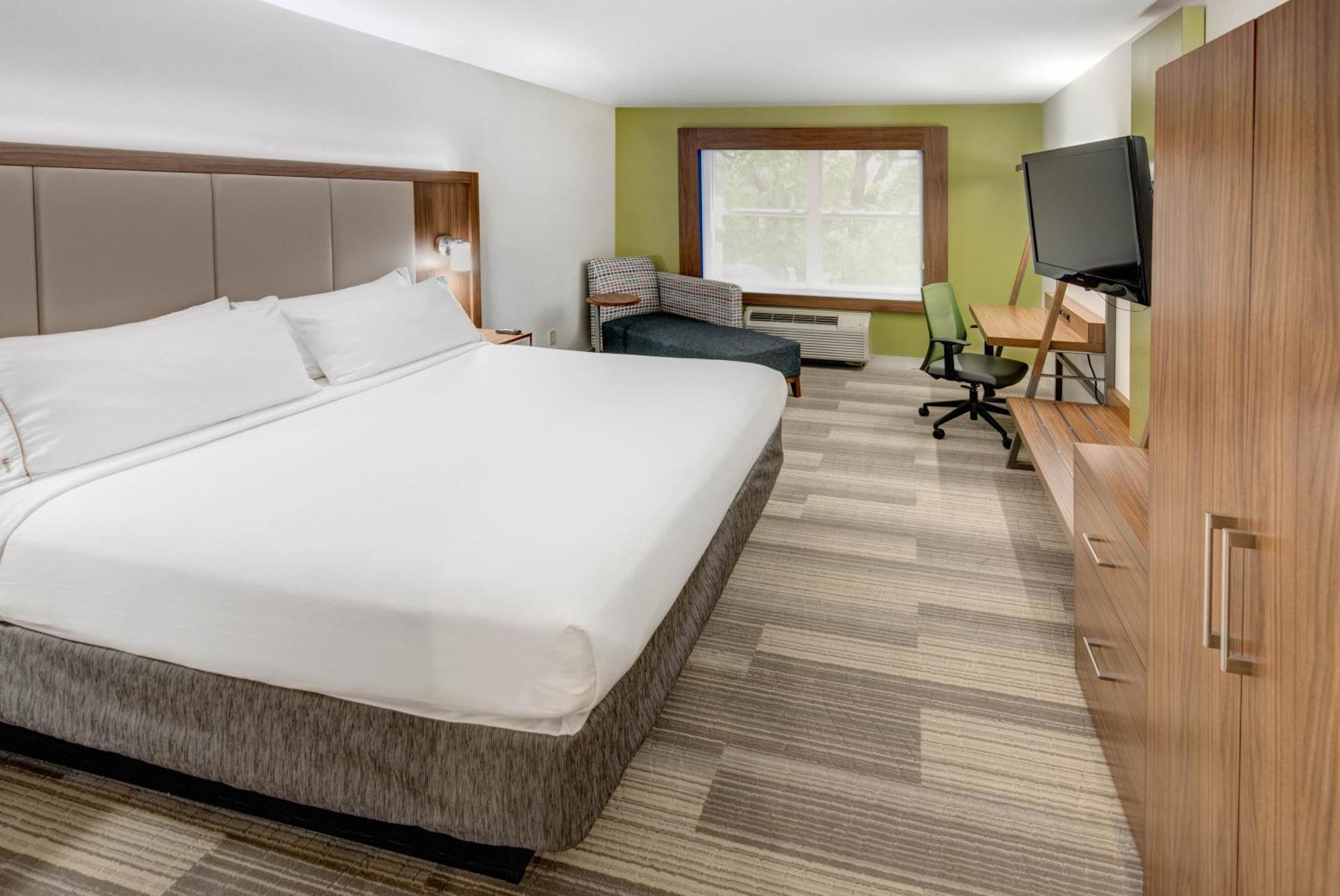 Holiday Inn Express Woodbridge By Ihg Avenel Buitenkant foto