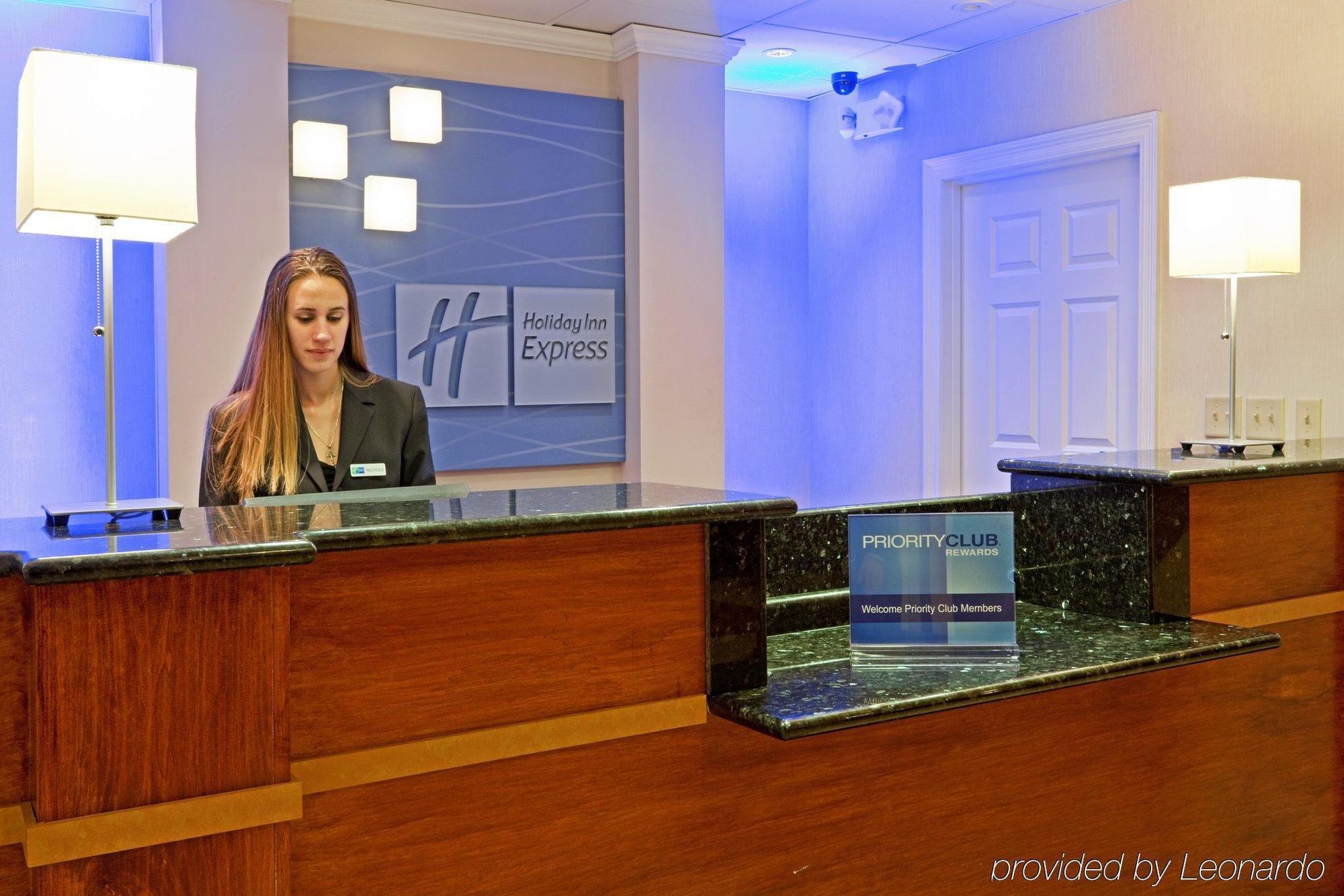 Holiday Inn Express Woodbridge By Ihg Avenel Interieur foto